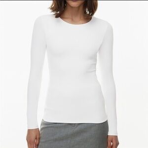 aritzia❣️Contour crew hip longsleeve white